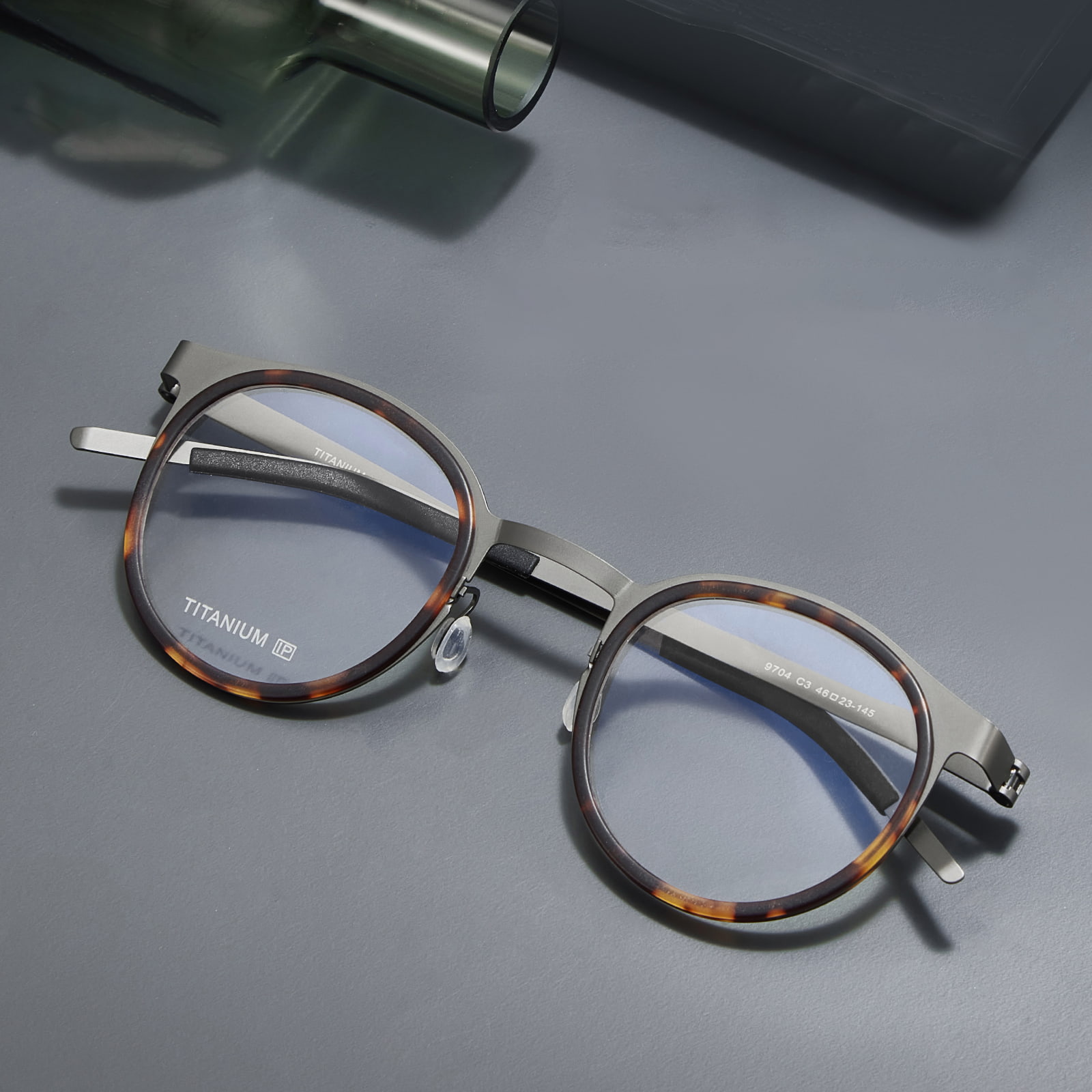9704 セパレートリム スクリューレス純チタンメガネ